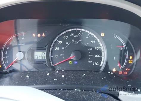 2014 Toyota Sienna Le V6 8 Passenger z USA, uszkodzony, nr VIN 5TDKK3DC4ES465622